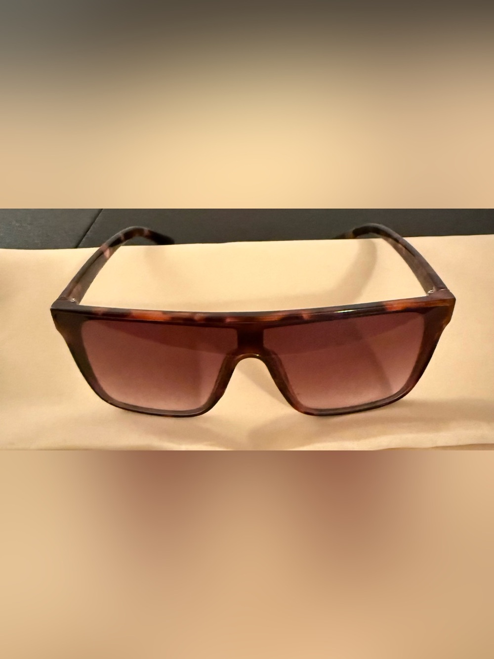 Tortoiseshell Women's Shield‎ Sunglasses - Brown Lenses